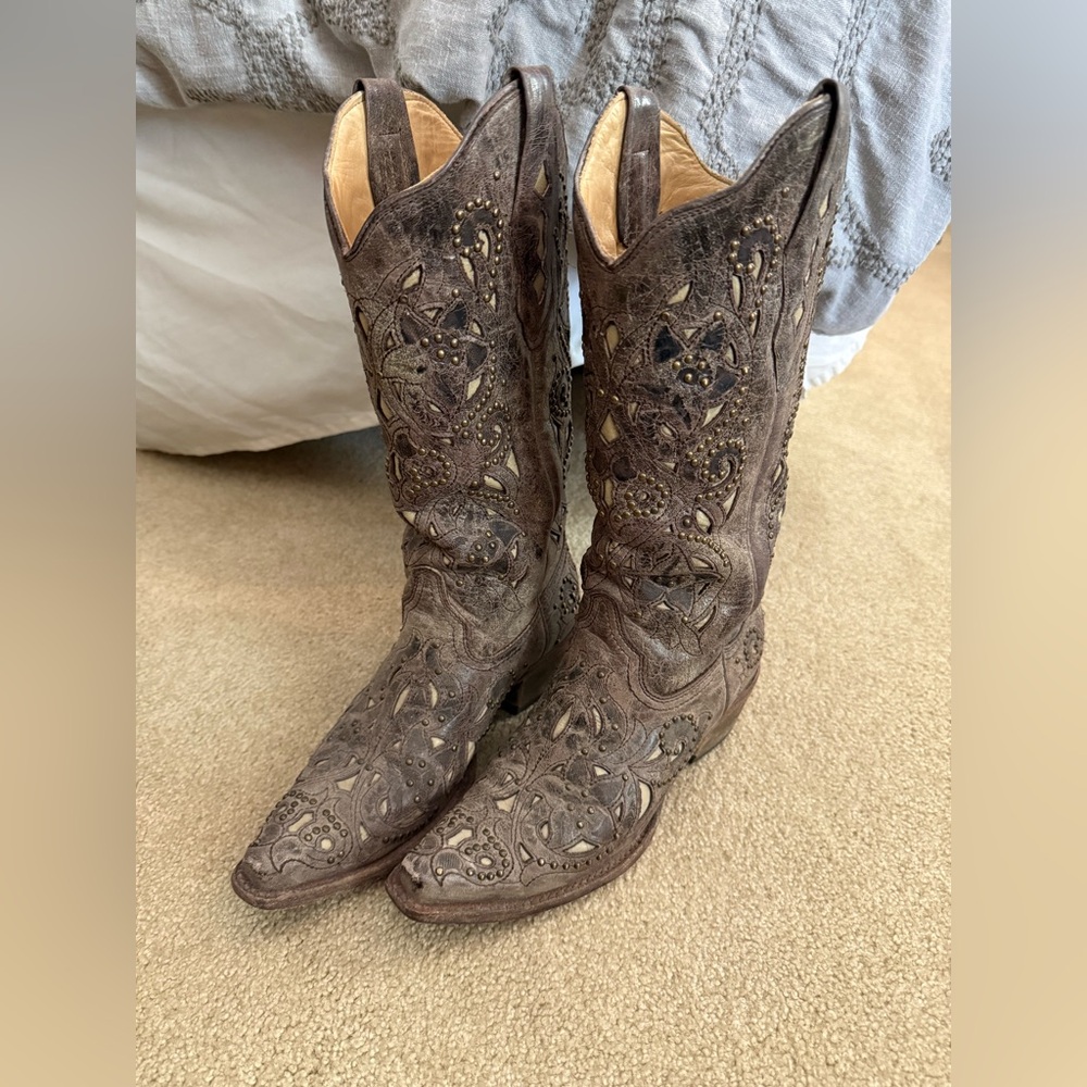 Corral Embroidered Brown Ankle Boots